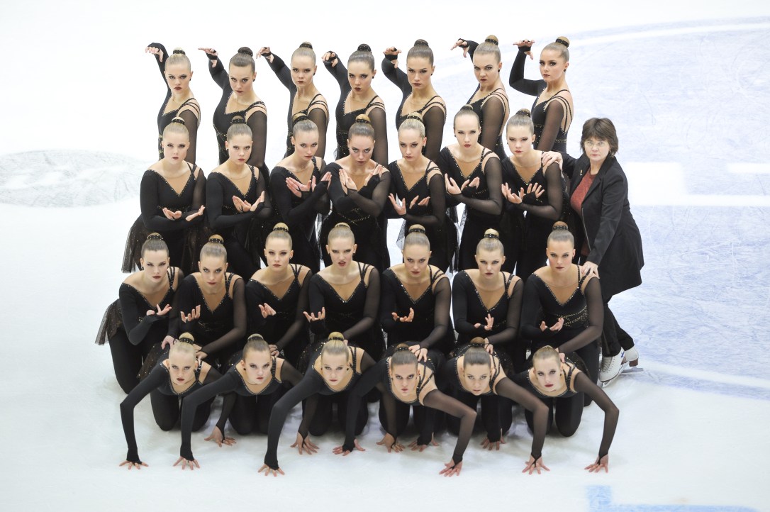 Musketeers Short pose team+coach 19-20